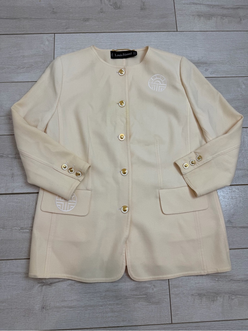 Louis Féraud Cream Wool Blend Jacket Blazer Gold Logo Buttons Size 20 Vintage
